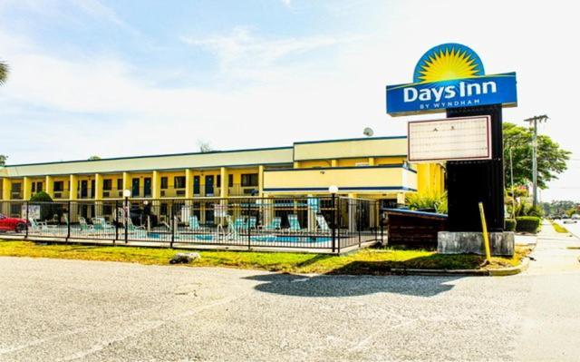 Days Inn By Wyndham ליטל ריבר מראה חיצוני תמונה